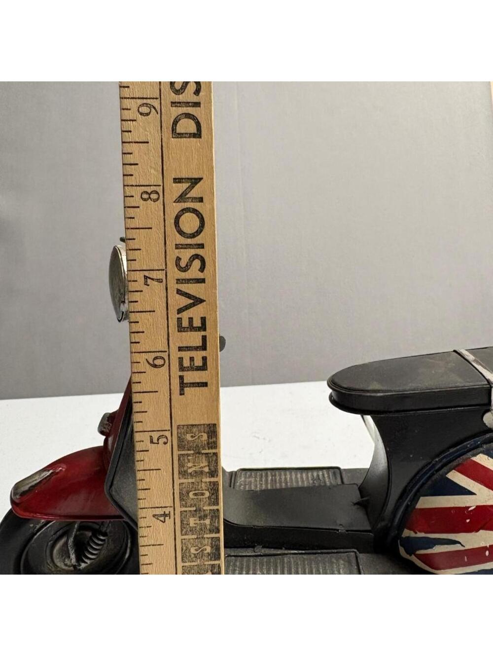 Vintage Metal Vespa Scooter Model Union Jack British Flag Decorative Figurine - Picture 10 of 12
